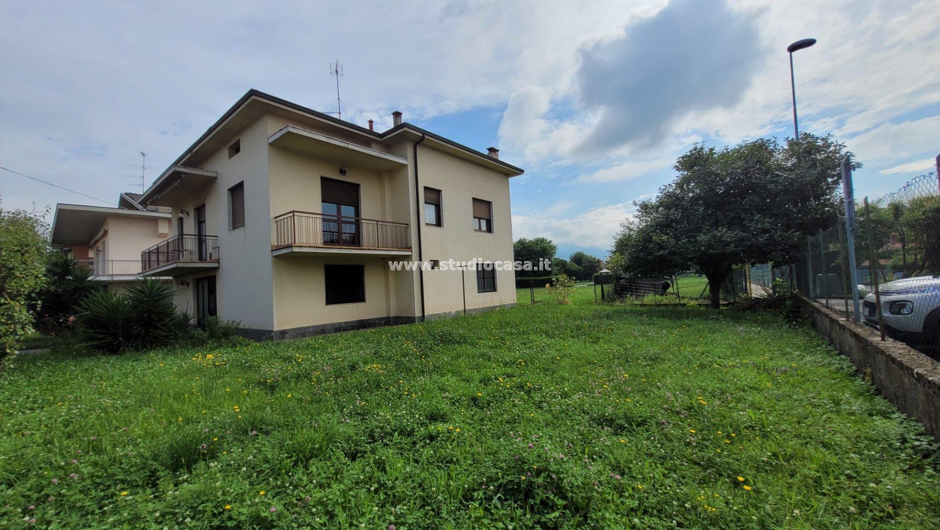 Villa Unifamiliare in vendita a Scanzorosciate