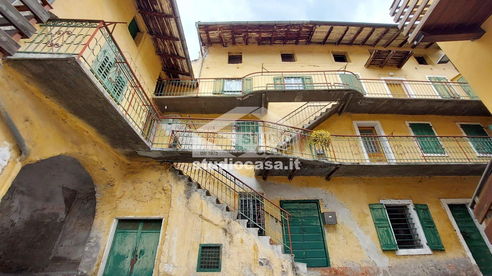 Casa Plurifamiliare in vendita a Ala