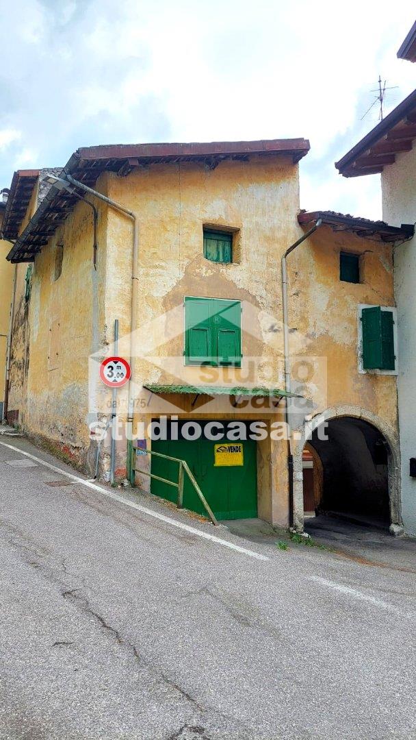 Casa Plurifamiliare in vendita a Ala