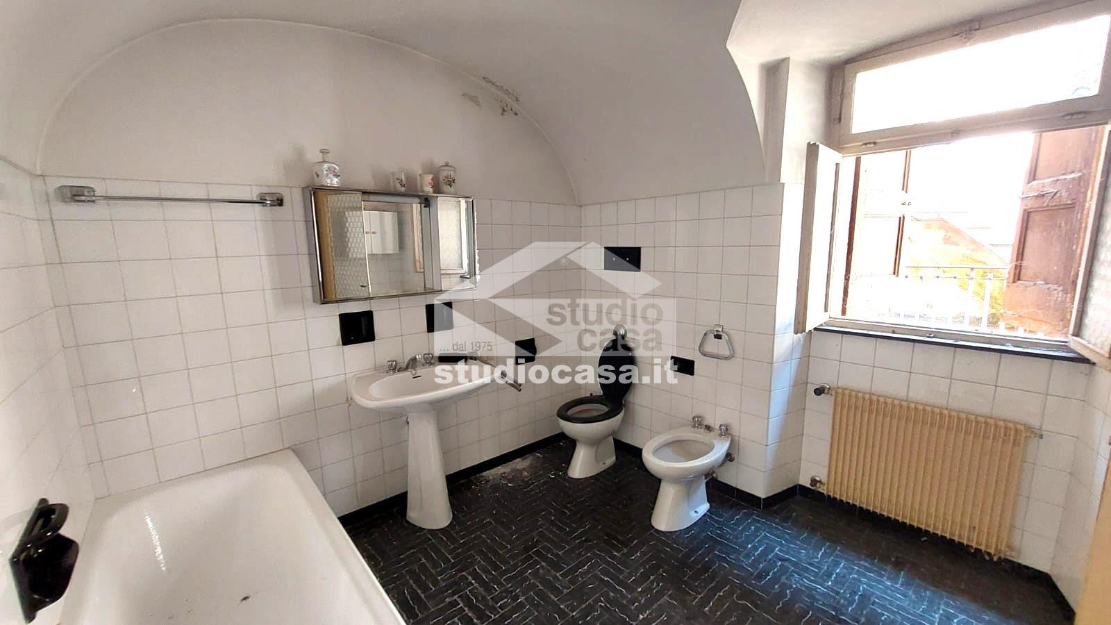 Casa Plurifamiliare in vendita a Ala