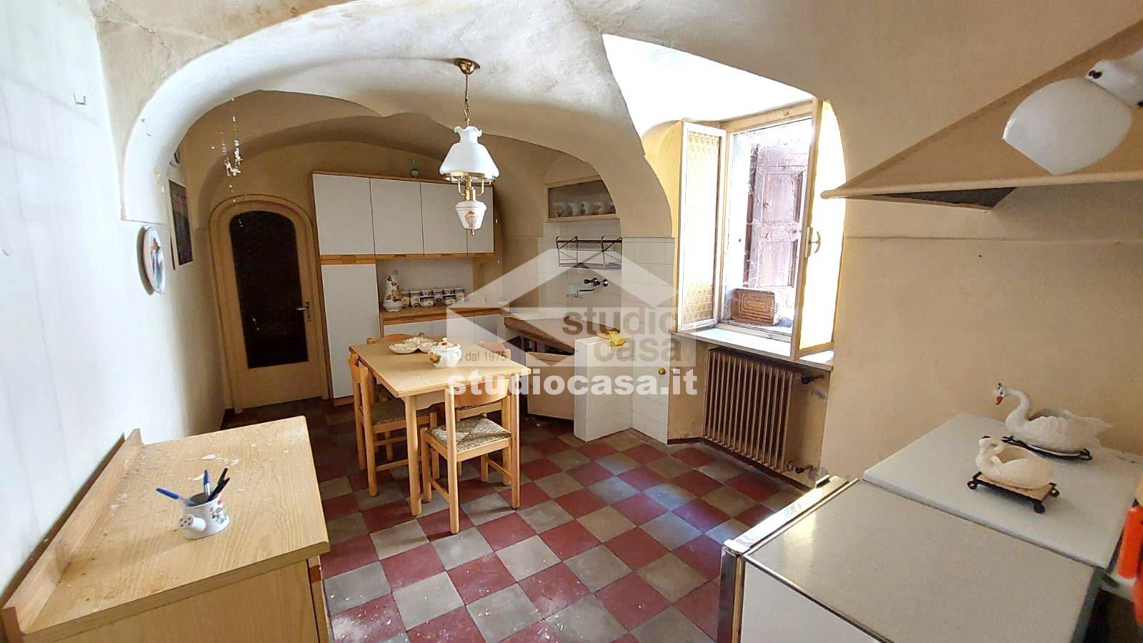 Casa Plurifamiliare in vendita a Ala