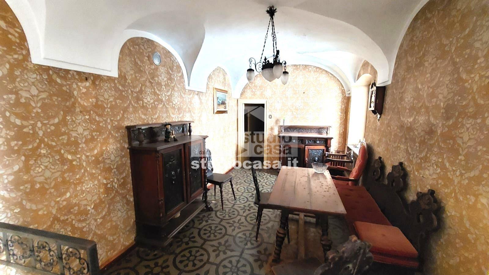 Casa Plurifamiliare in vendita a Ala