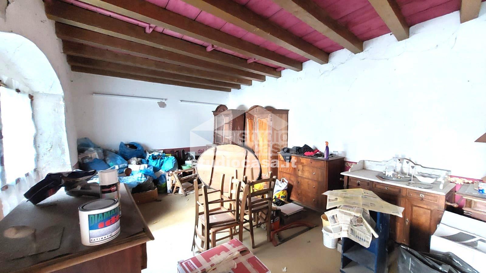 Casa Plurifamiliare in vendita a Ala
