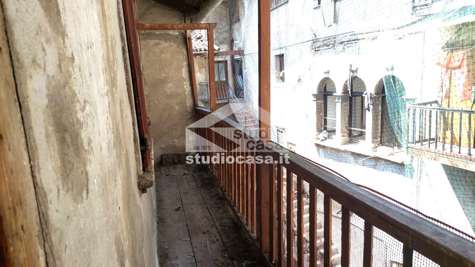 Casa Plurifamiliare in vendita a Ala