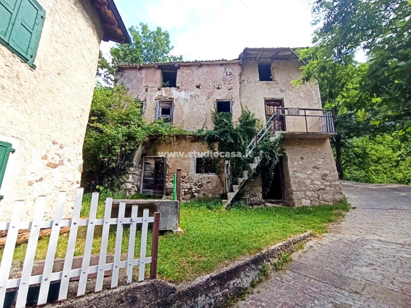 Casa Rustica in vendita a Ala