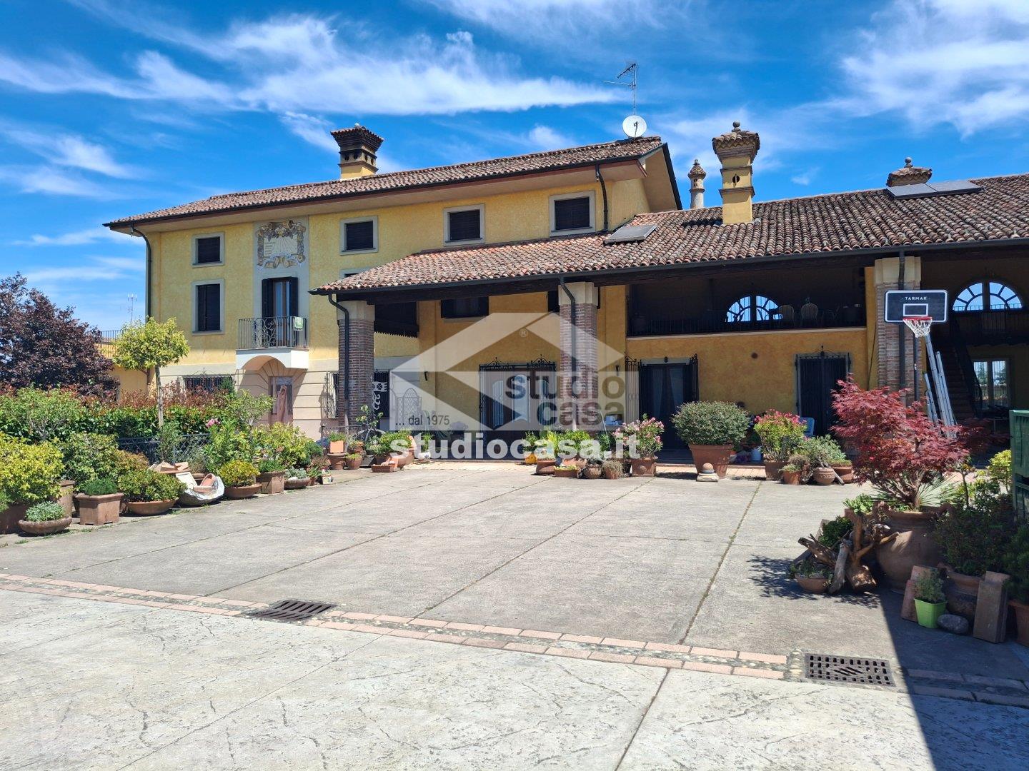 Casa Plurifamiliare in vendita a Soresina