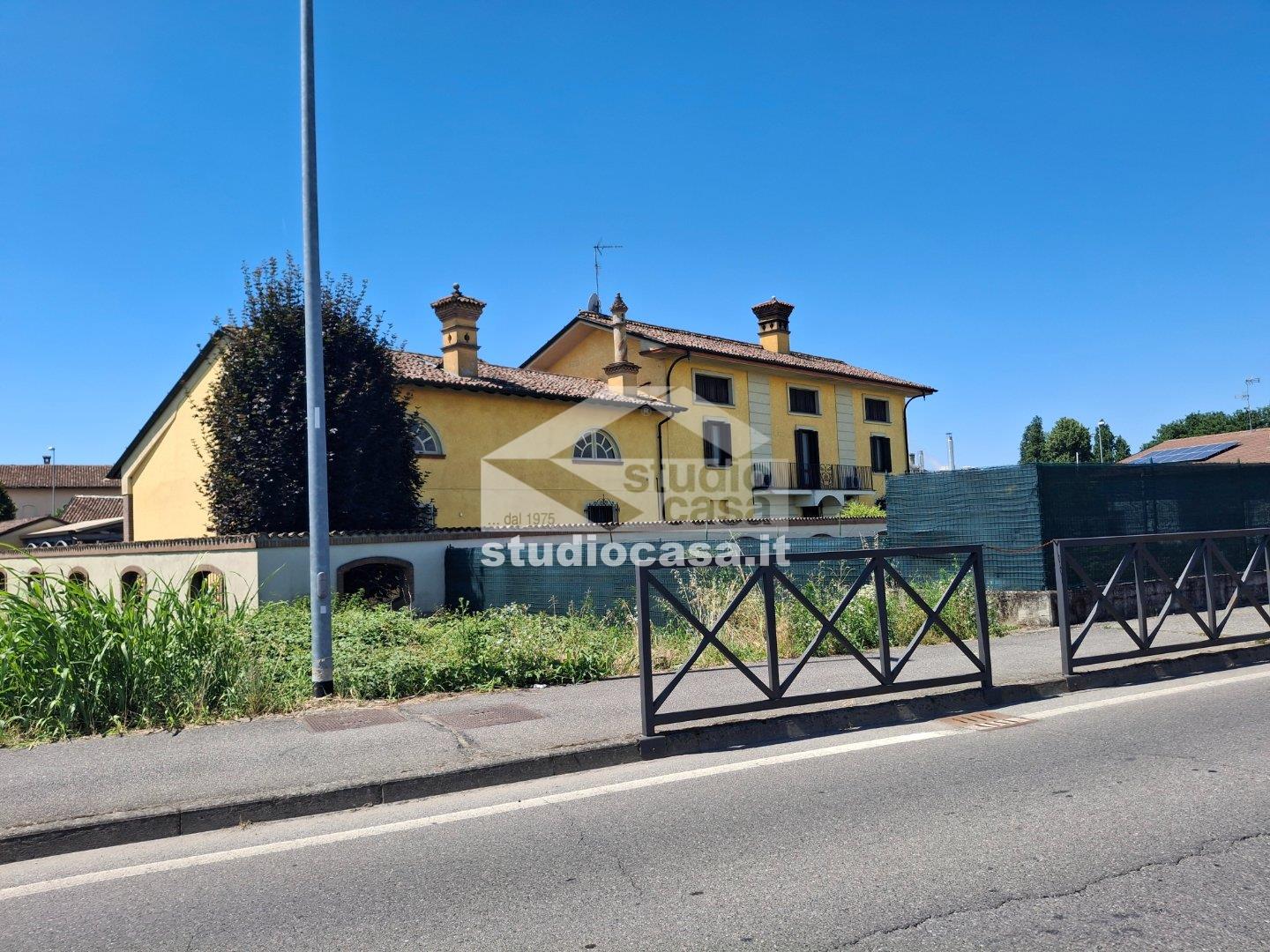 Casa Plurifamiliare in vendita a Soresina