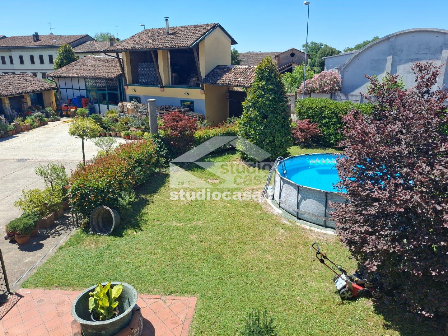Casa Plurifamiliare in vendita a Soresina