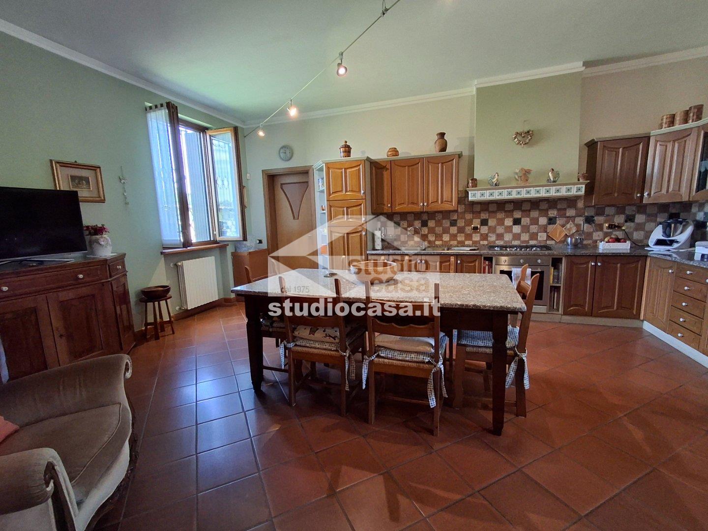 Casa Plurifamiliare in vendita a Soresina