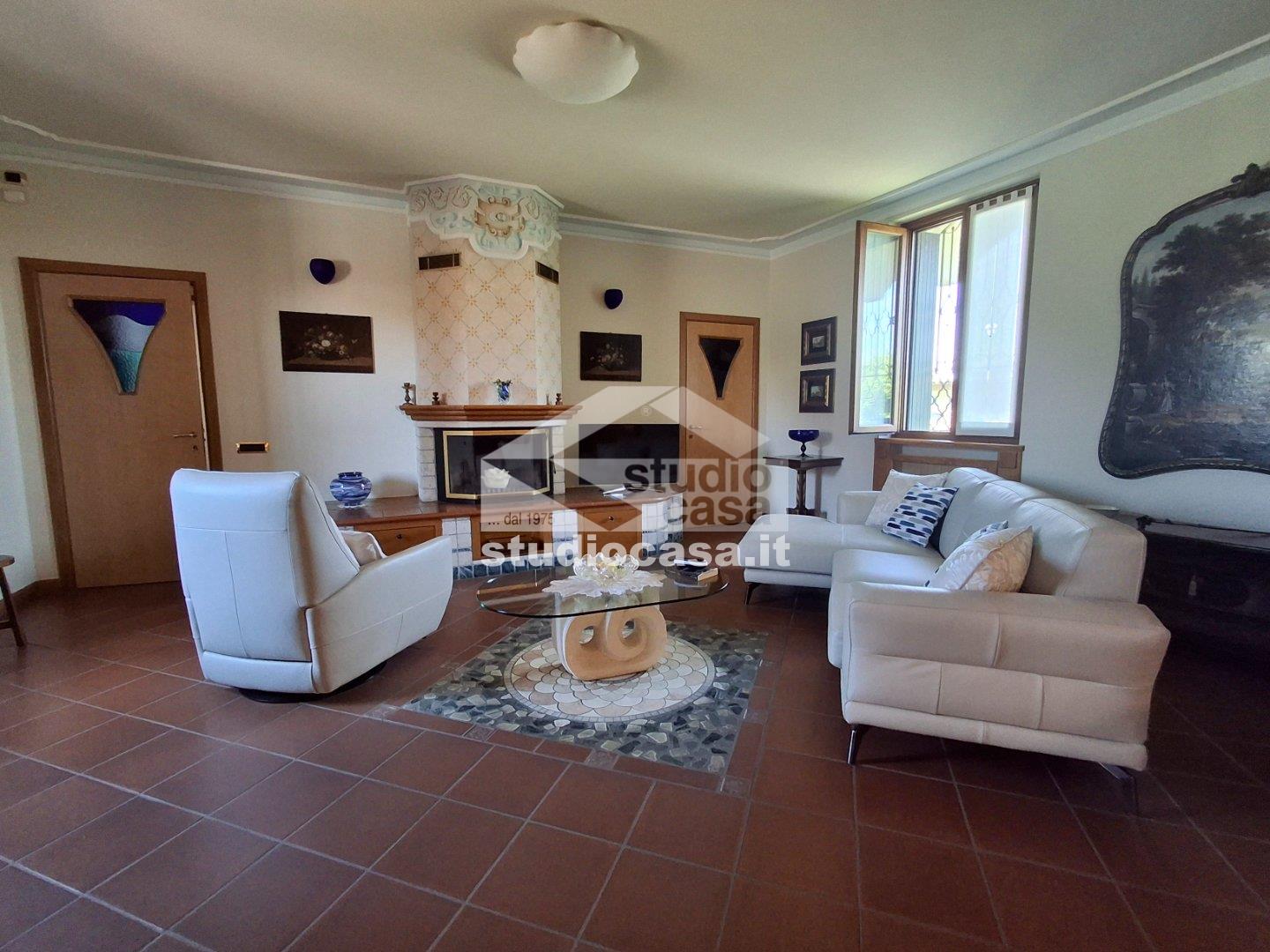 Casa Plurifamiliare in vendita a Soresina