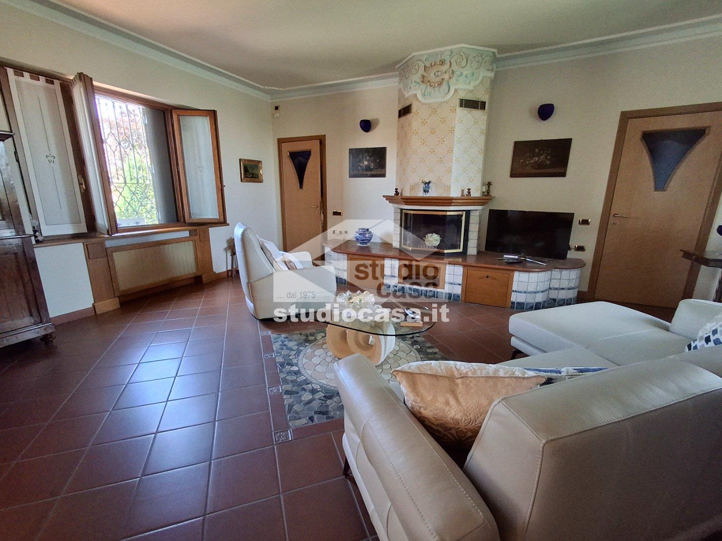 Casa Plurifamiliare in vendita a Soresina