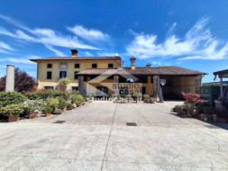 Casa Plurifamiliare in vendita a Soresina