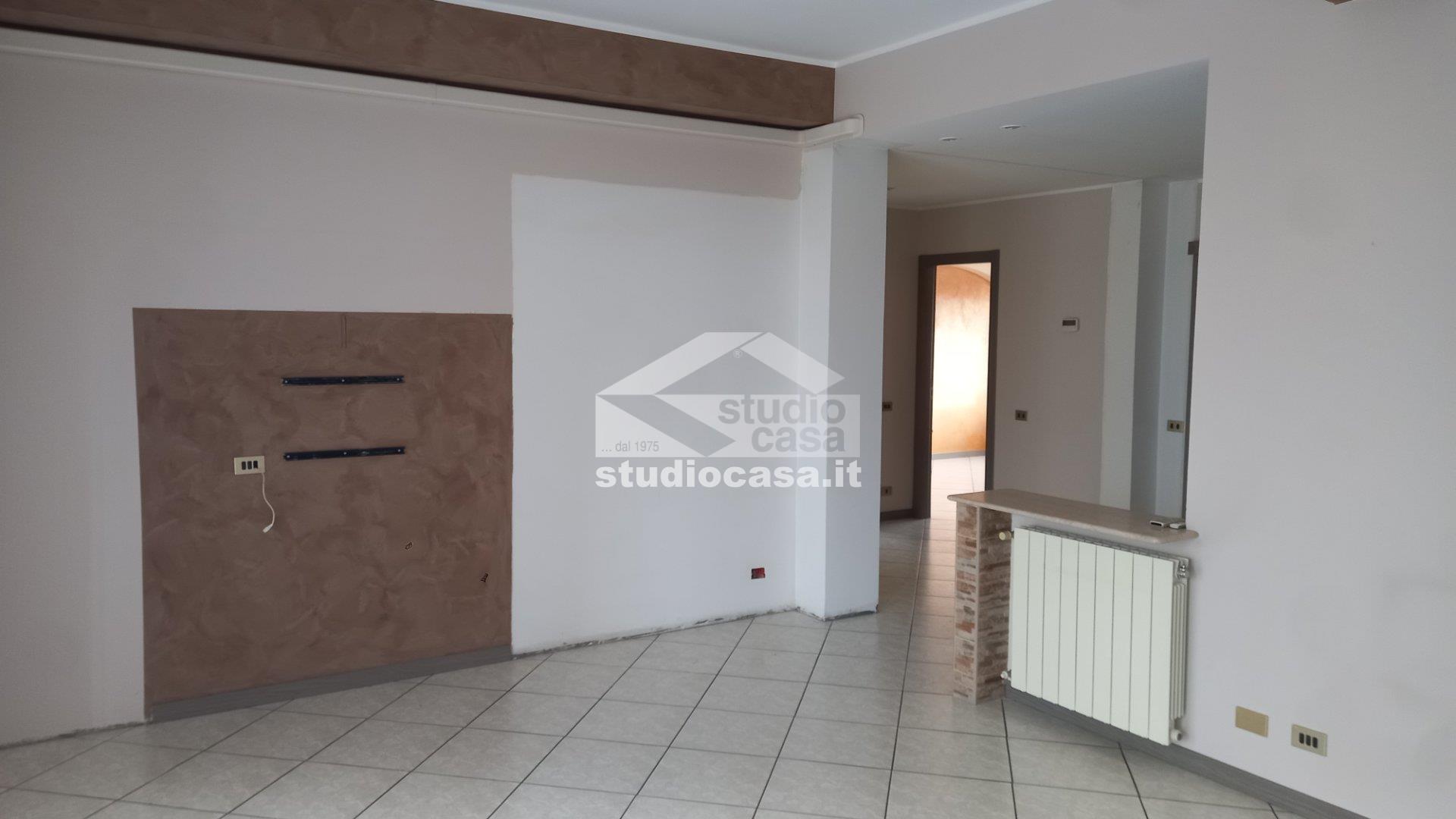 Appartamento in vendita a Azzano San Paolo