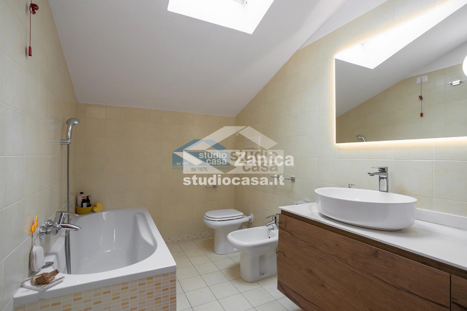 Appartamento in vendita a Zanica