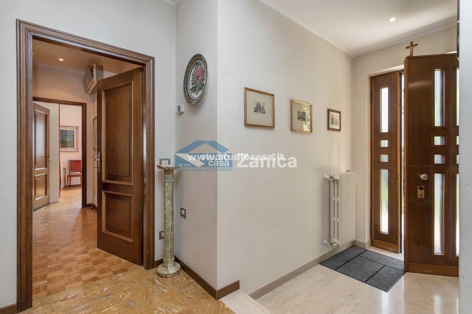 Villa Unifamiliare in vendita a Bergamo