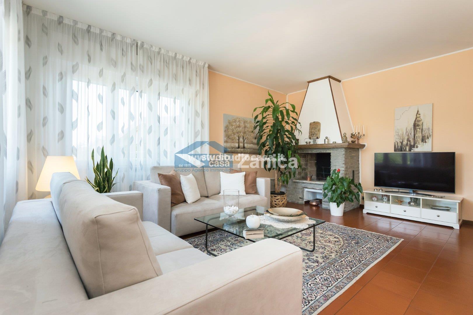 Appartamento in vendita a Azzano San Paolo