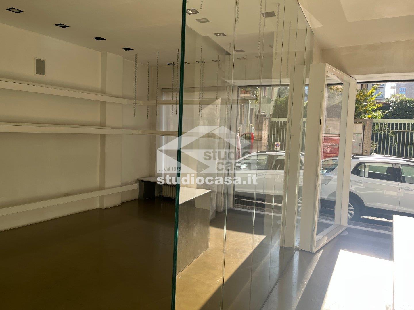 Negozio in affitto a Bergamo