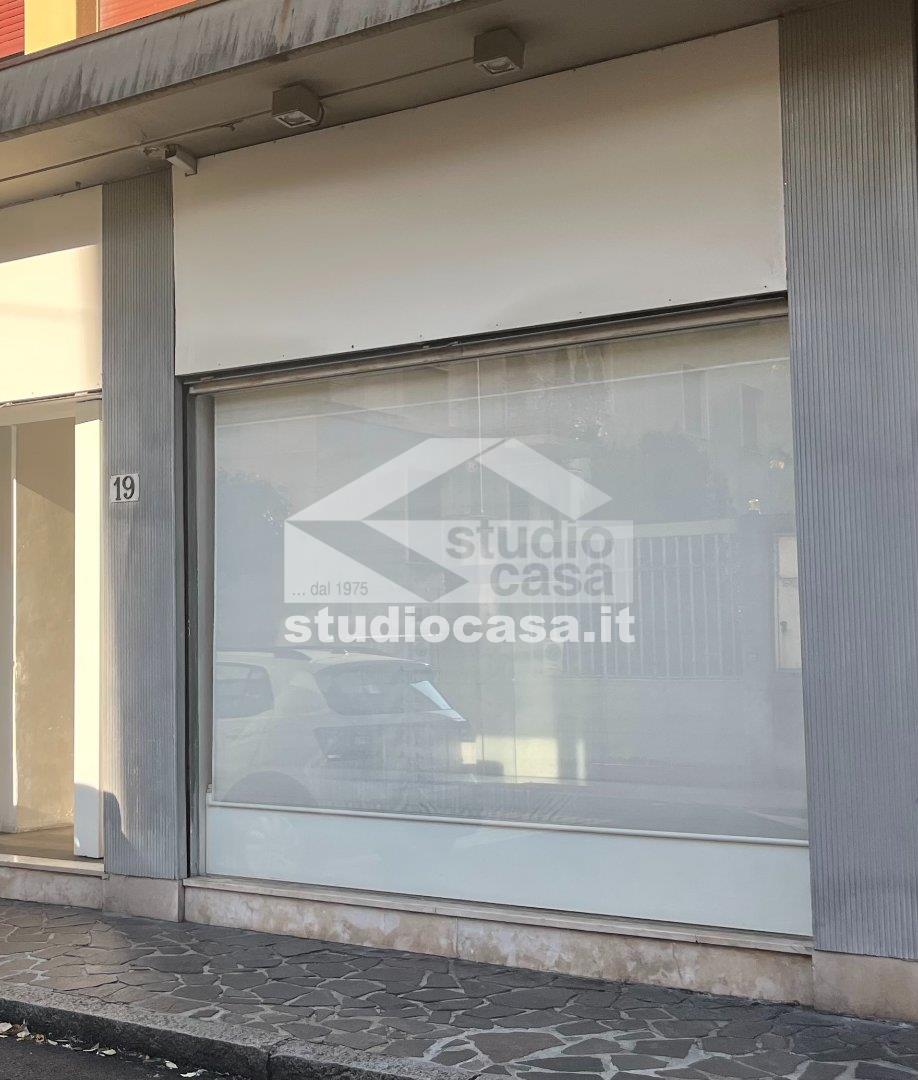 Negozio in affitto a Bergamo