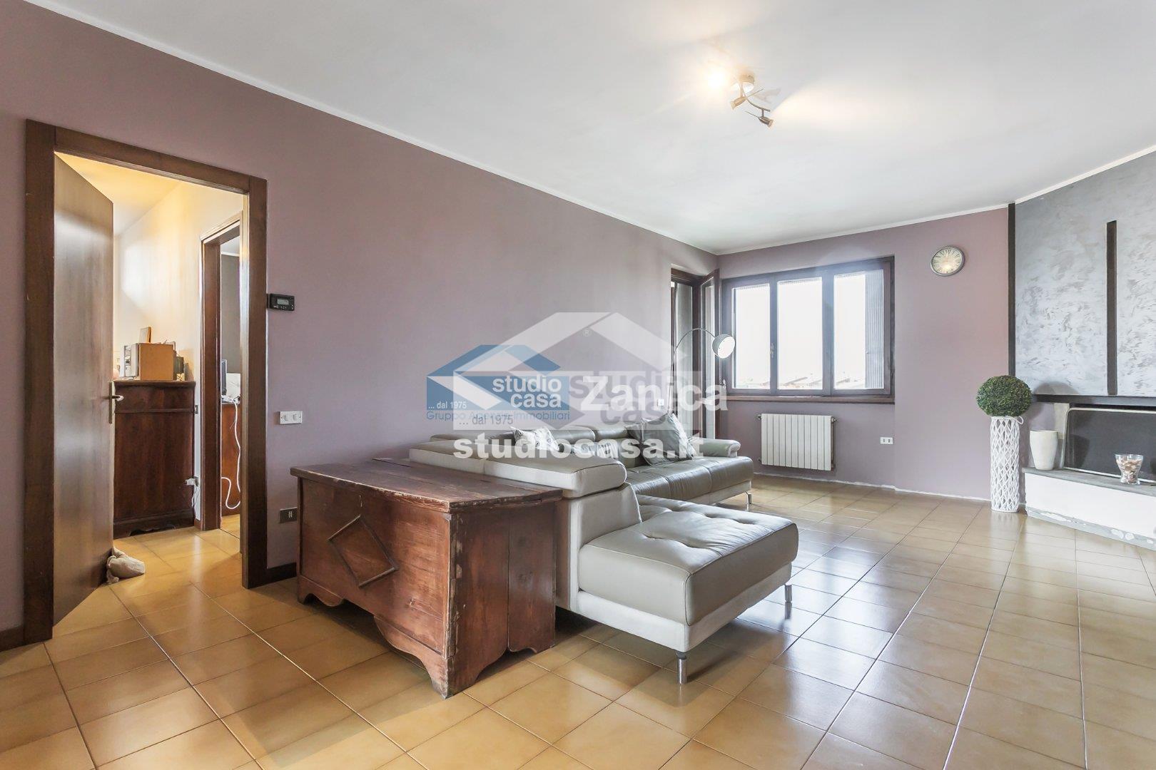 Appartamento in vendita a Azzano San Paolo