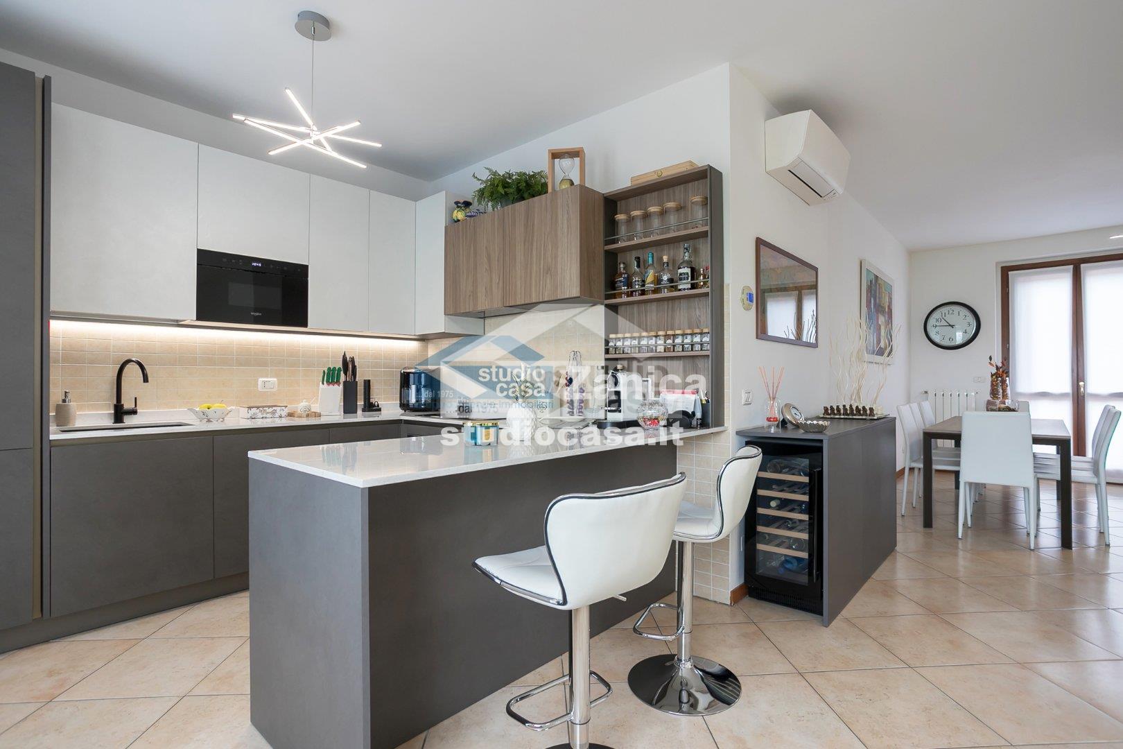 Appartamento in vendita a Stezzano