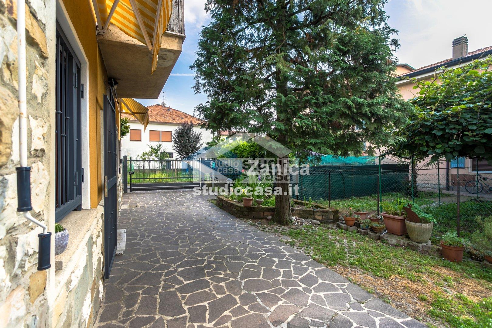 Appartamento in vendita a Azzano San Paolo