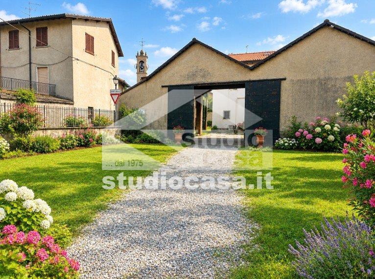 Cascina in vendita a Spirano