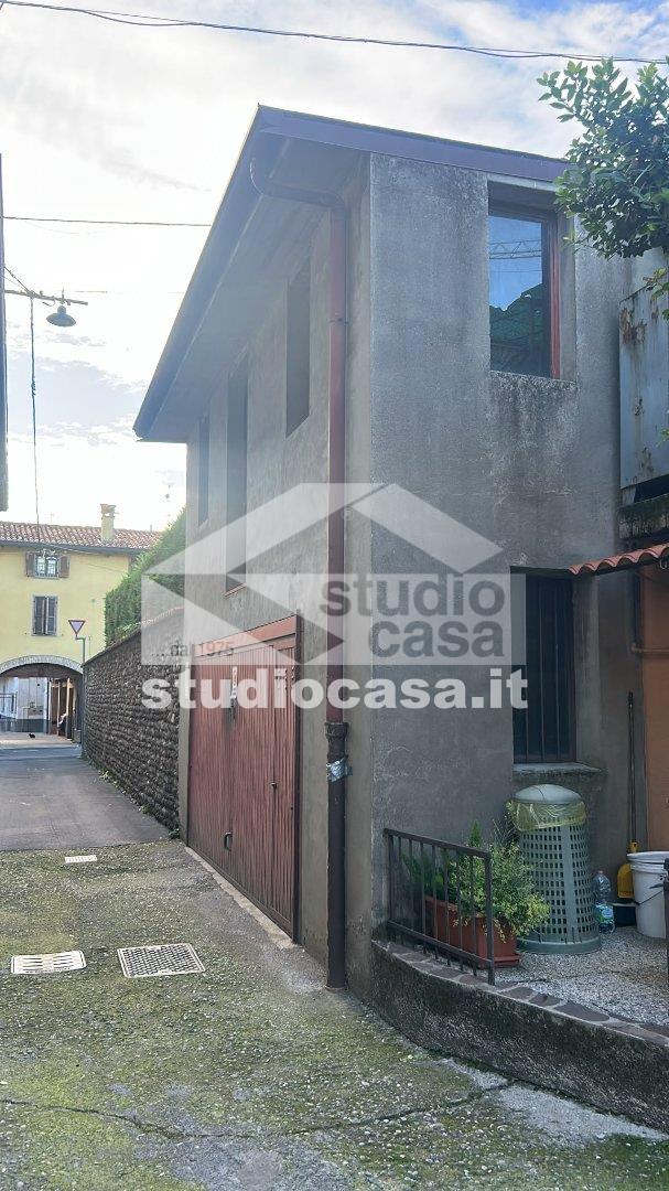 Casa Plurifamiliare in vendita a Urgnano