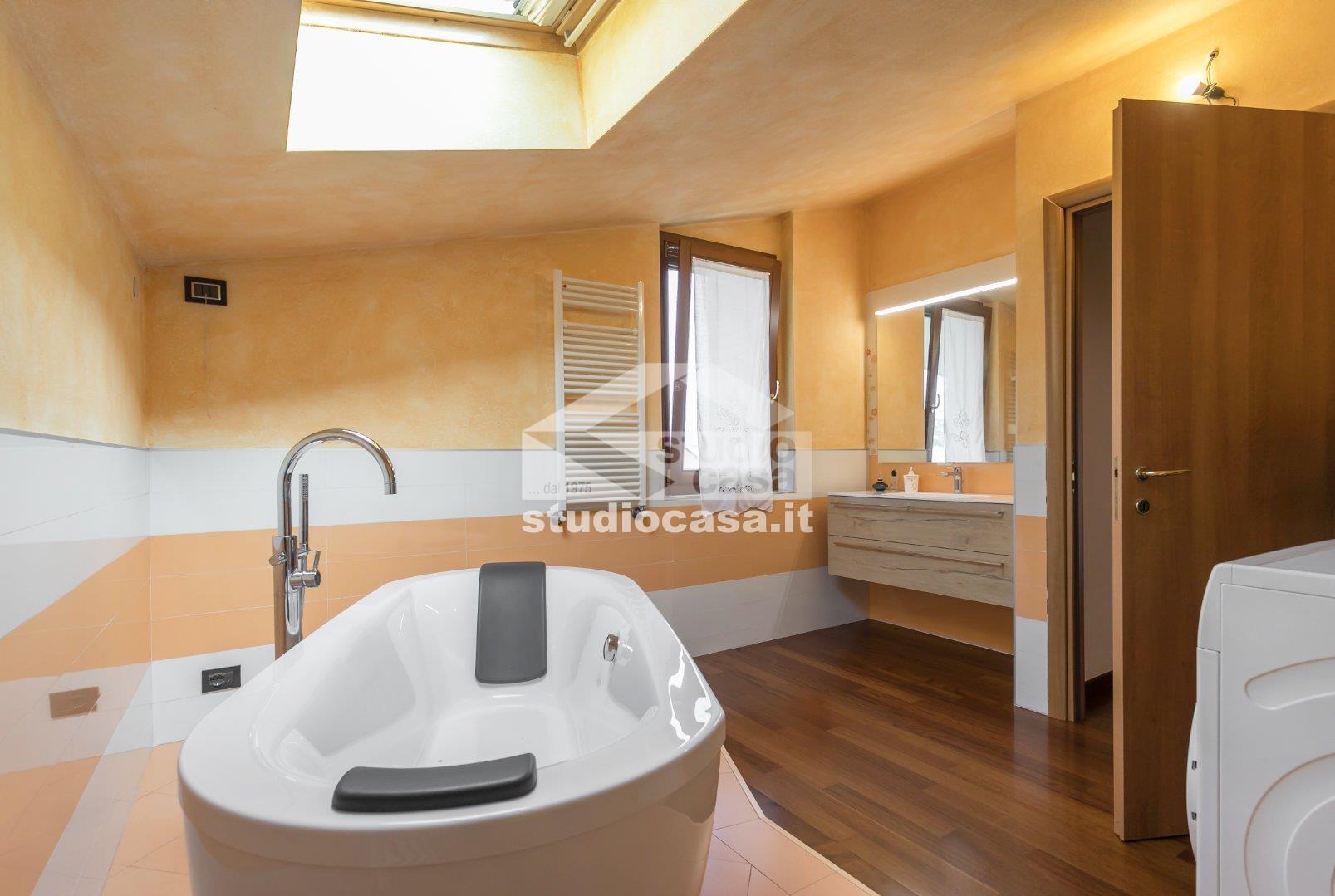 Appartamento in Villa in vendita a Urgnano