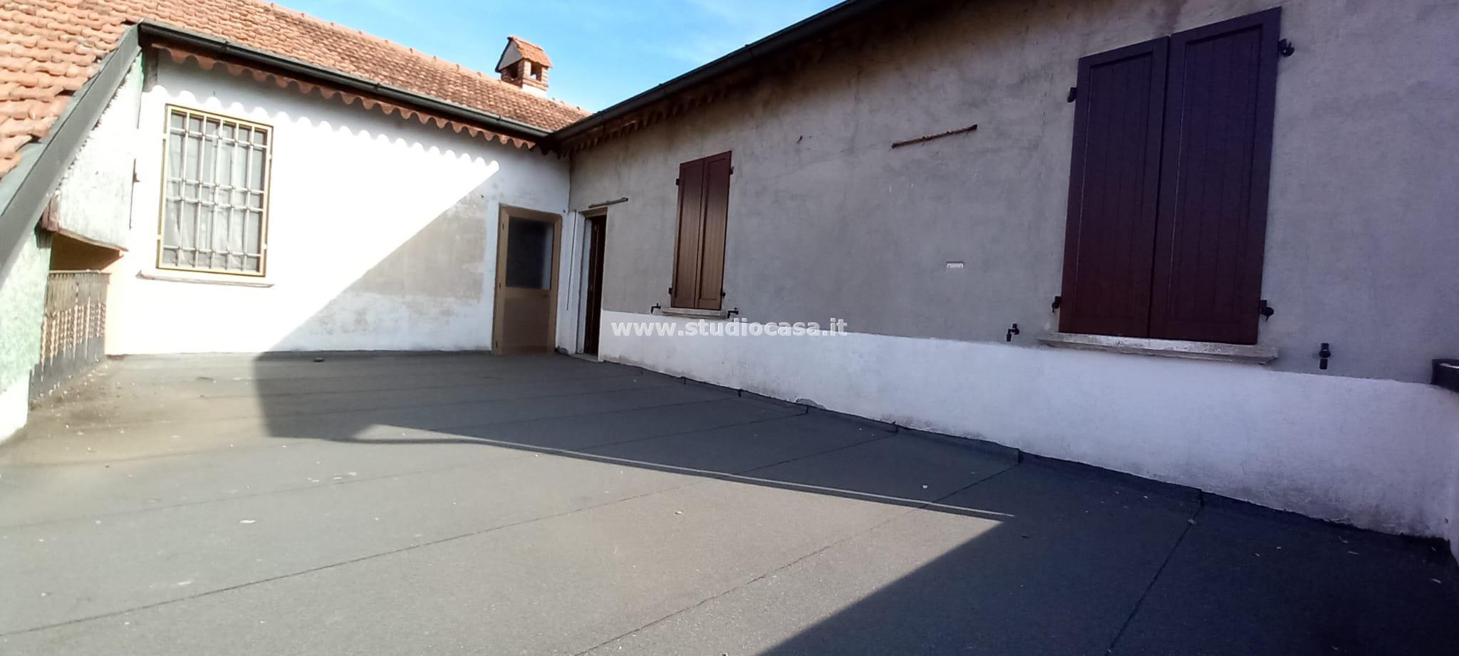 Casa Plurifamiliare in vendita a Palazzo Pignano