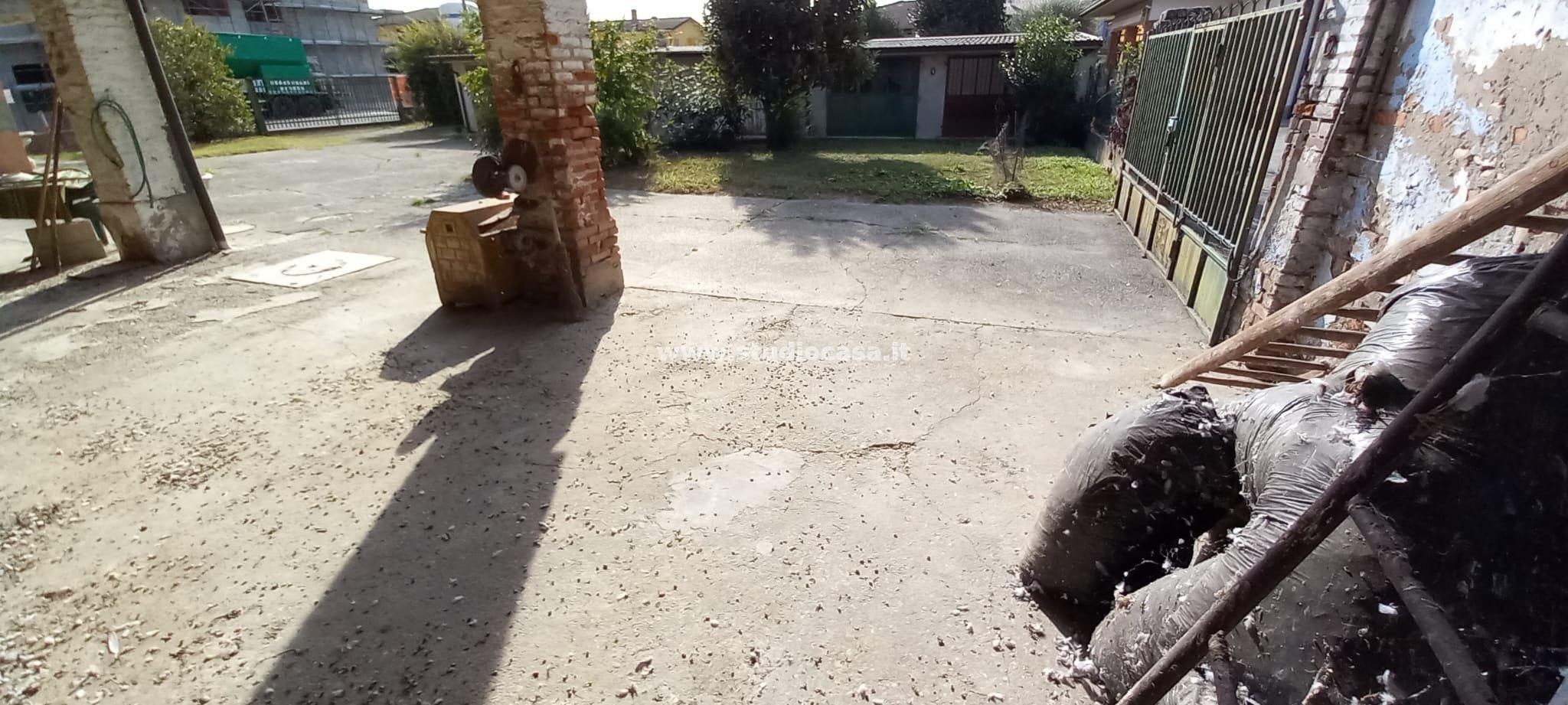 Casa Plurifamiliare in vendita a Palazzo Pignano