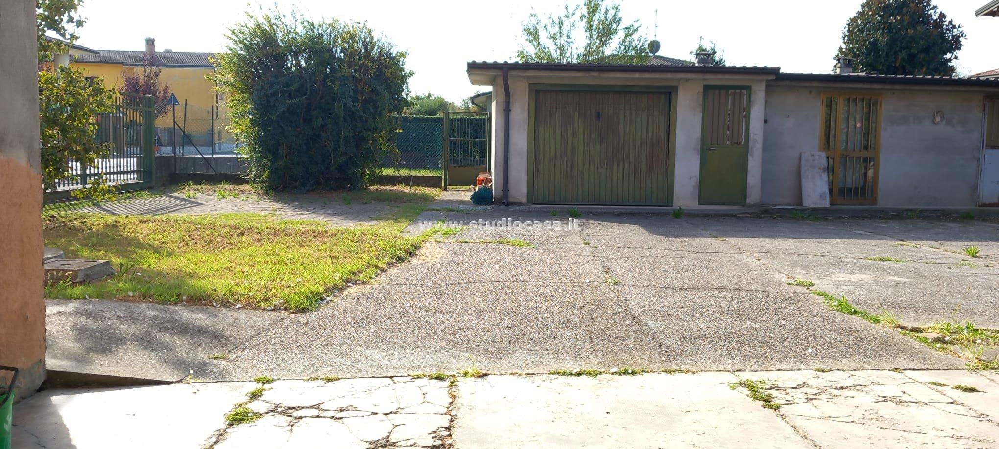 Casa Plurifamiliare in vendita a Palazzo Pignano