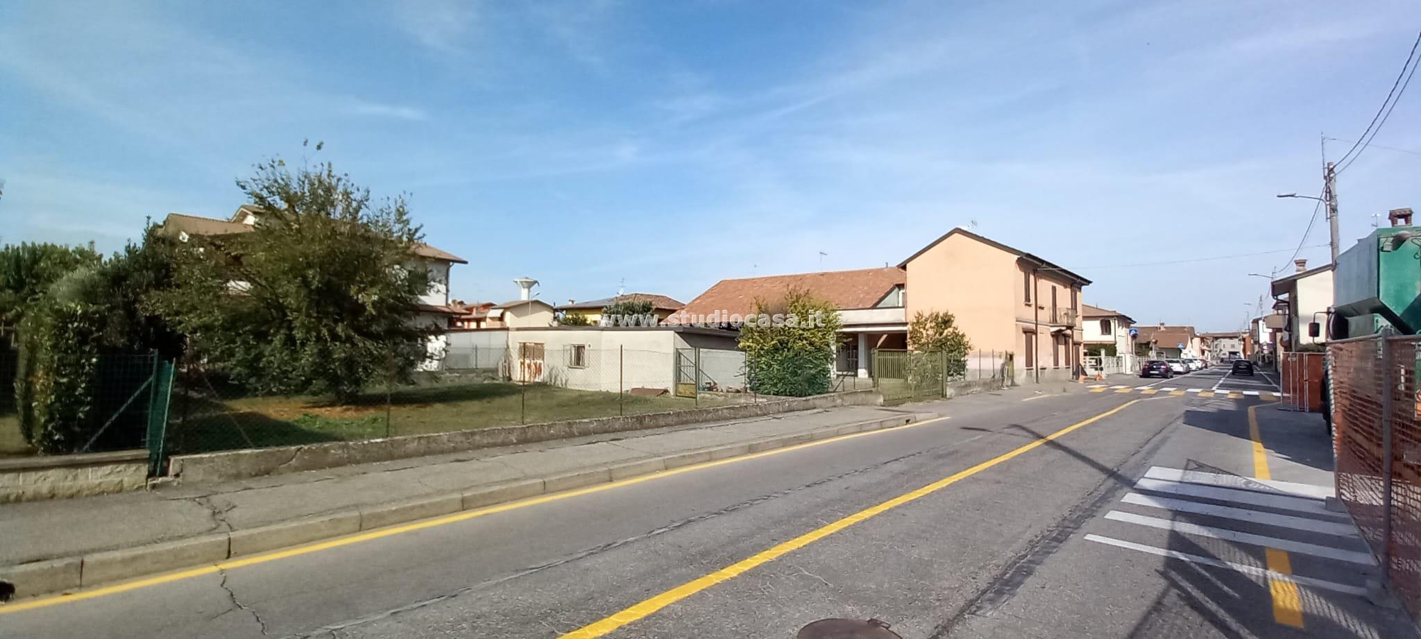 Casa Plurifamiliare in vendita a Palazzo Pignano