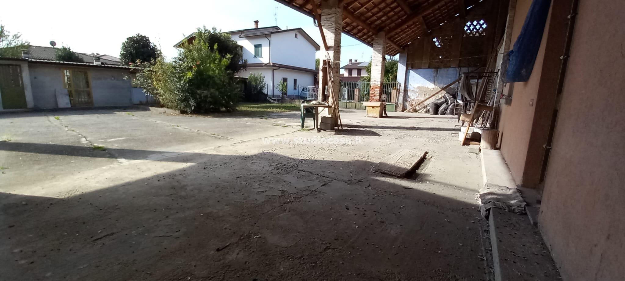 Casa Plurifamiliare in vendita a Palazzo Pignano