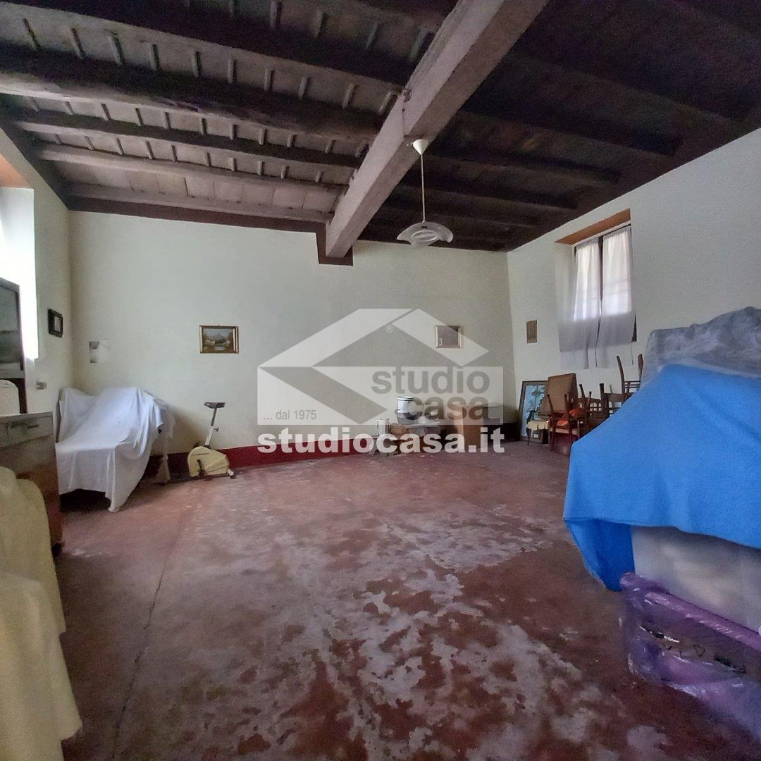 Casa Plurifamiliare in vendita a Palazzo Pignano