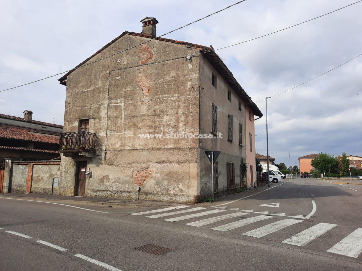 Casa Plurifamiliare in vendita a Vailate