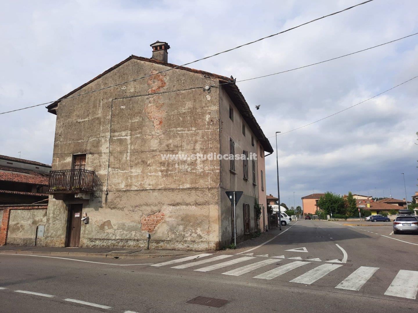 Casa Plurifamiliare in vendita a Vailate