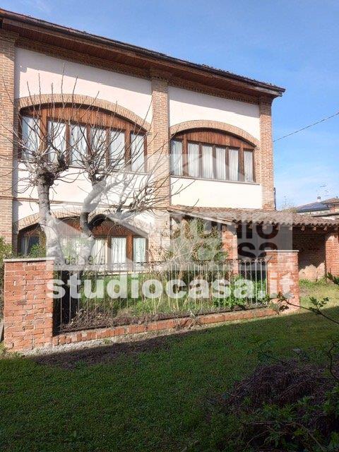 Casa Plurifamiliare in vendita a Vailate