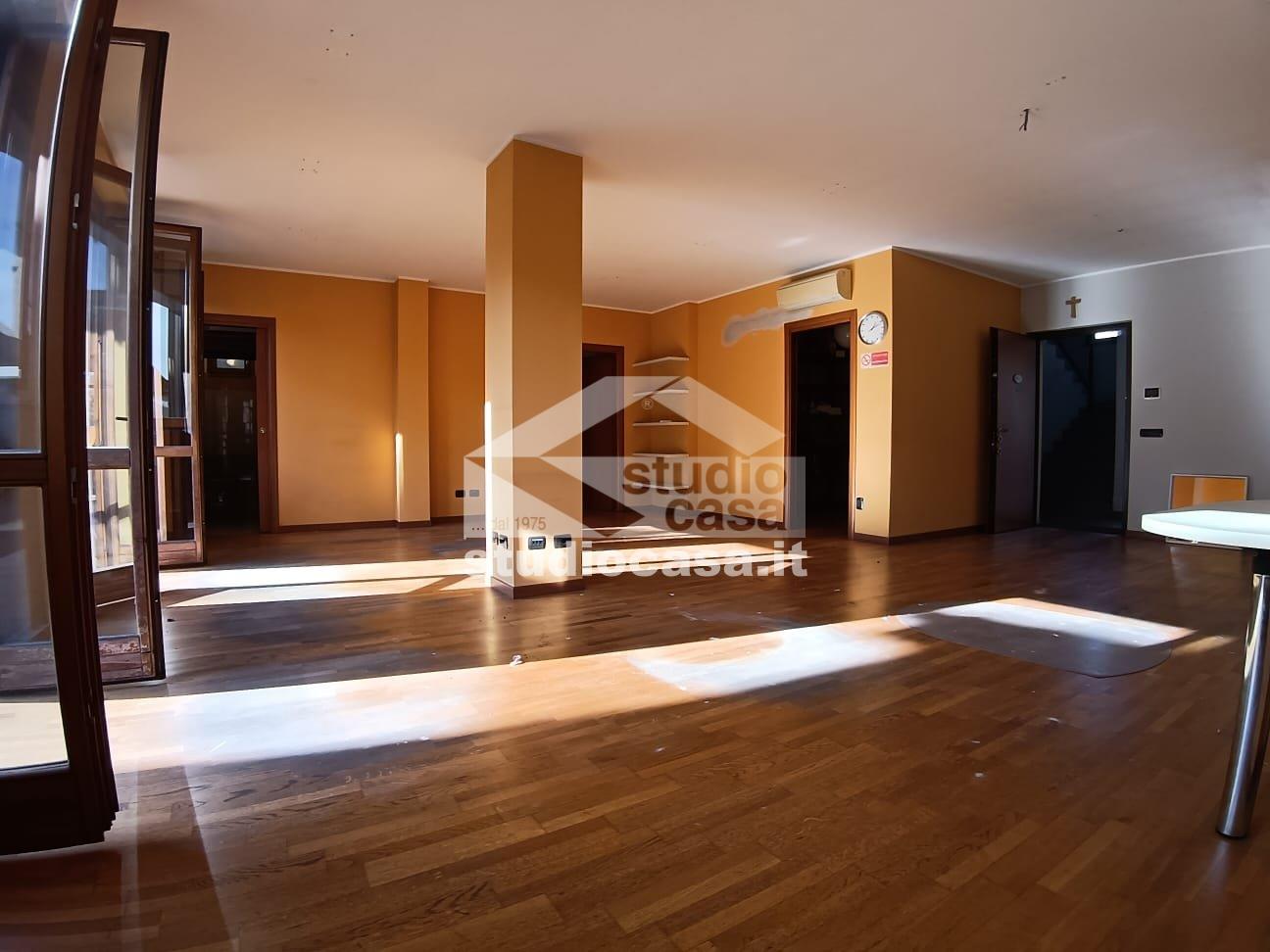 Ufficio in vendita a Pandino