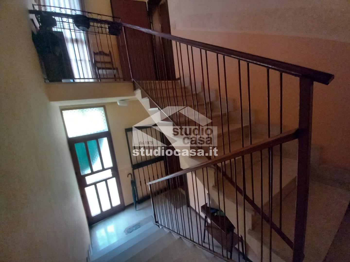 Casa Plurifamiliare in vendita a Palazzo Pignano