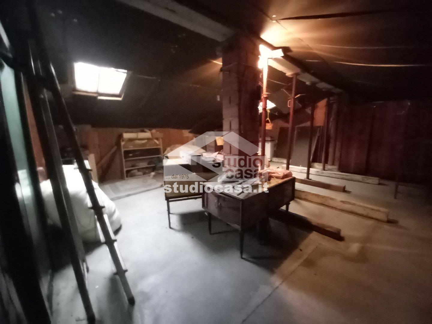 Casa Plurifamiliare in vendita a Palazzo Pignano