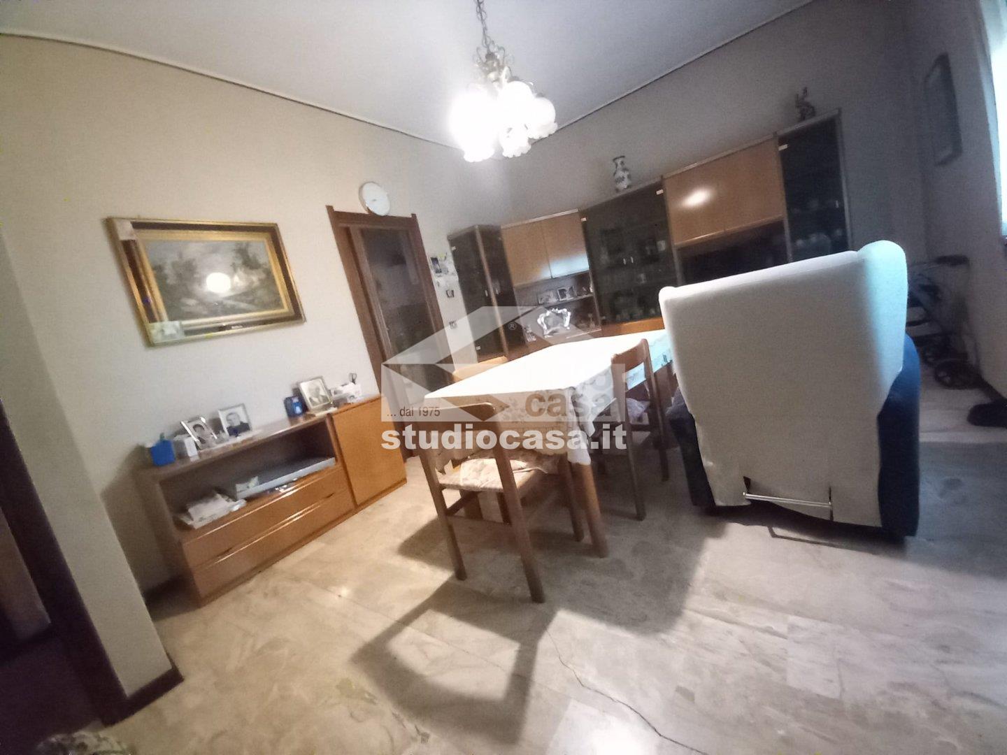 Casa Plurifamiliare in vendita a Palazzo Pignano