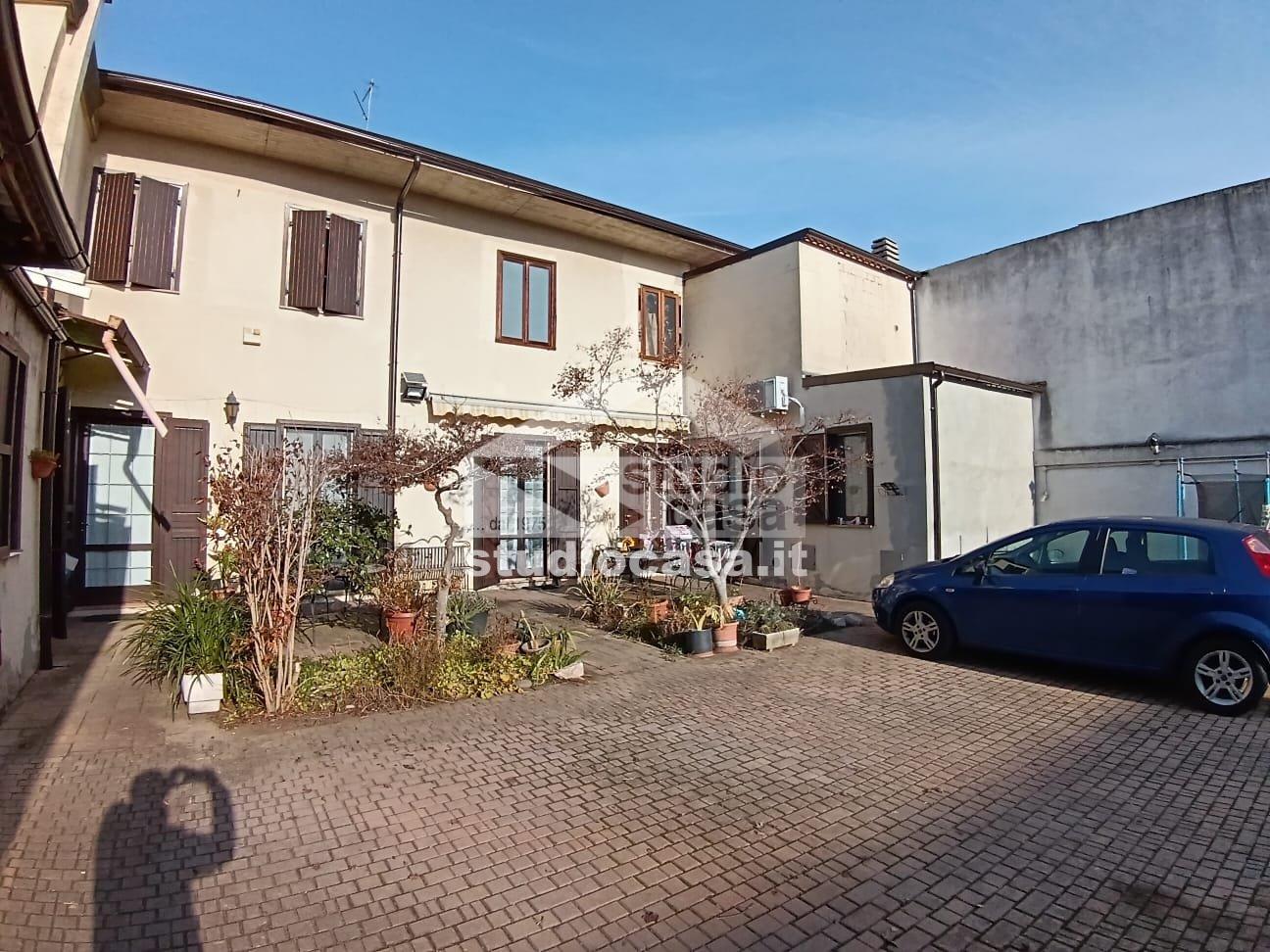 Villa Bifamiliare in vendita a Trescore Cremasco