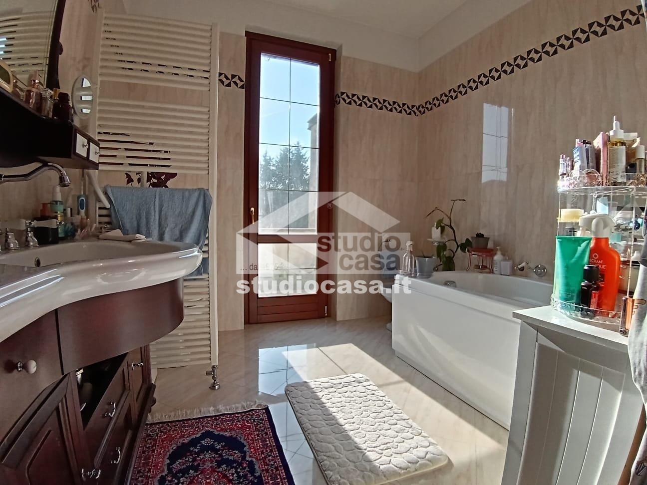 Villa Bifamiliare in vendita a Trescore Cremasco