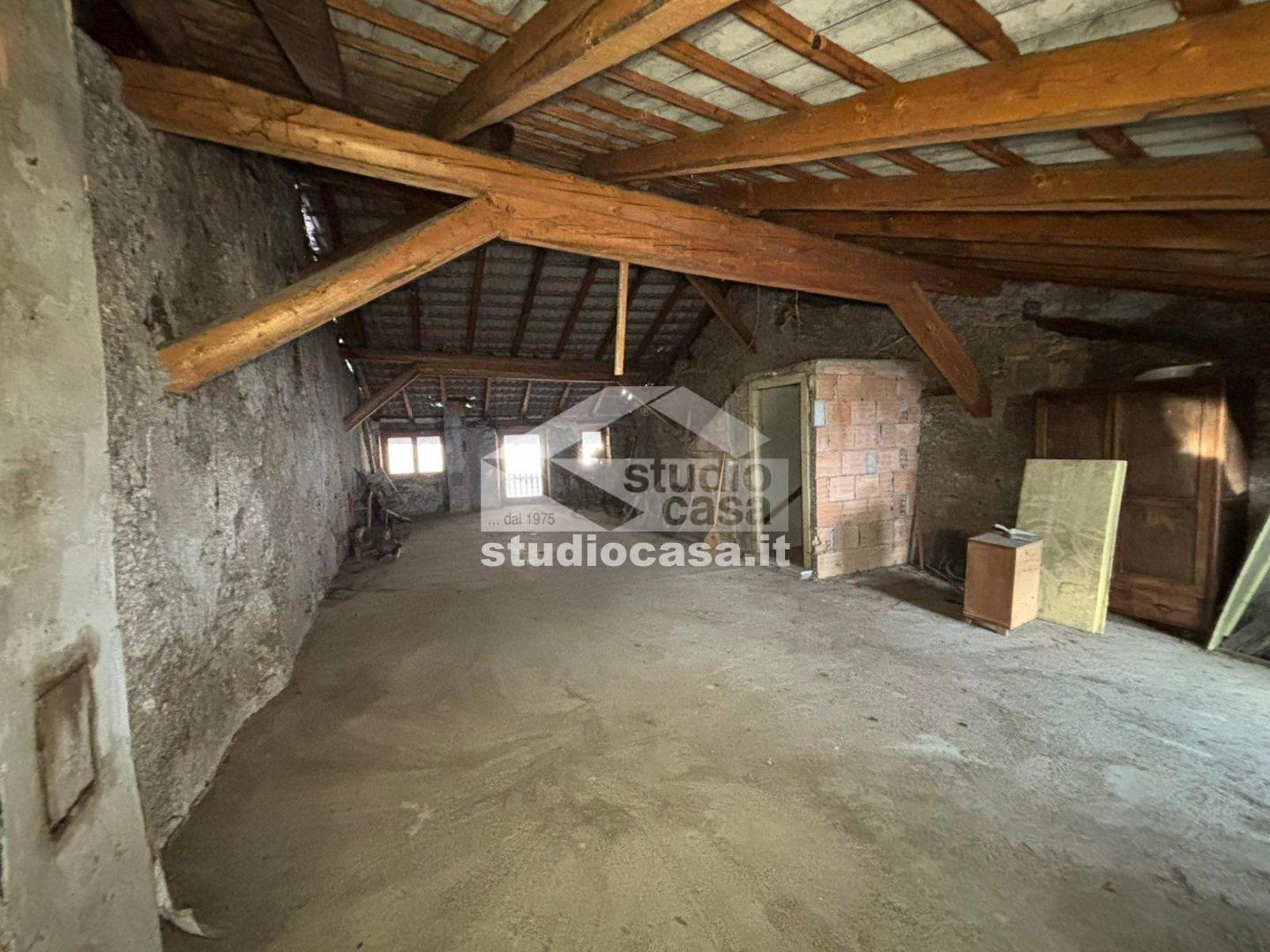 Casa Unifamiliare in vendita a Cimone