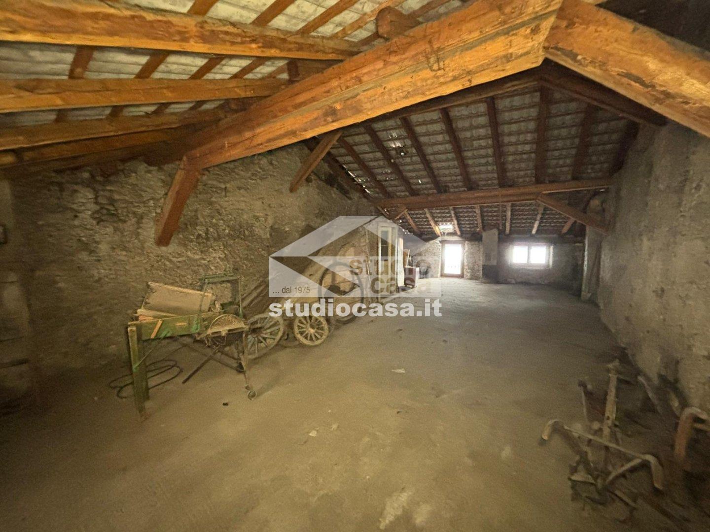 Casa Unifamiliare in vendita a Cimone