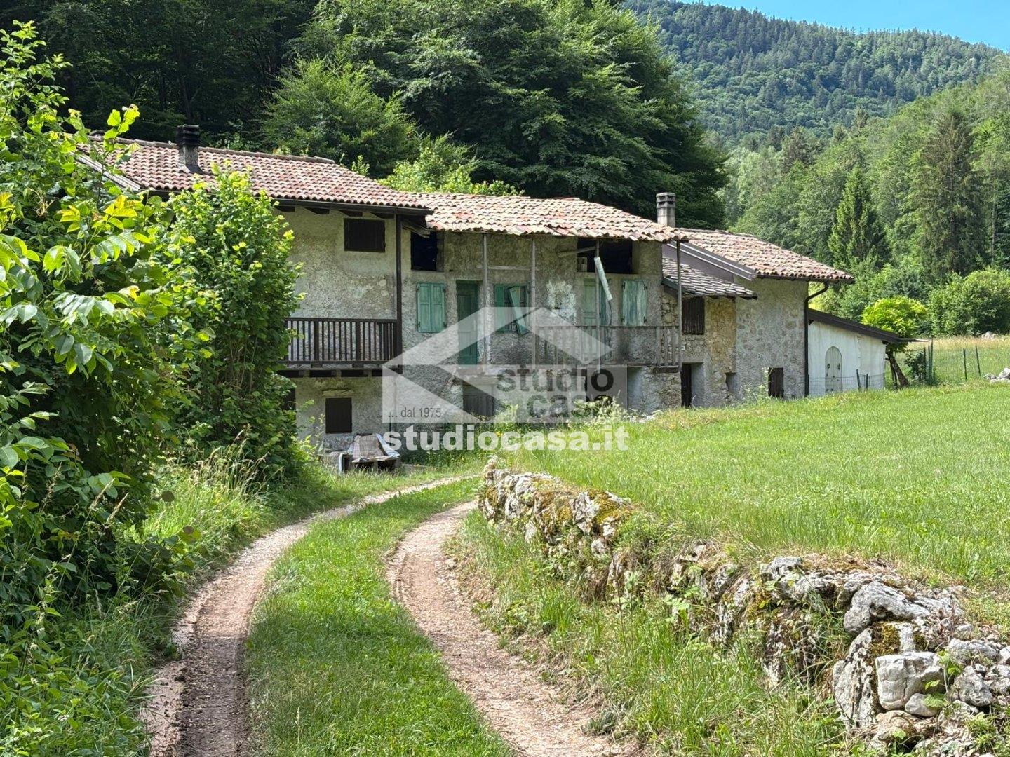 Cascina in vendita a Cimone