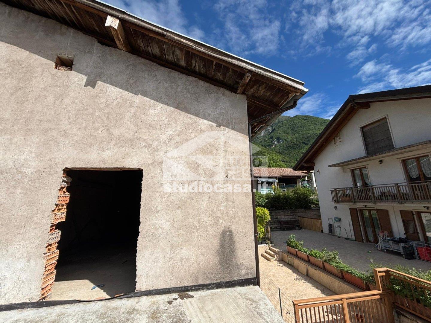 Cantina in vendita a Cimone
