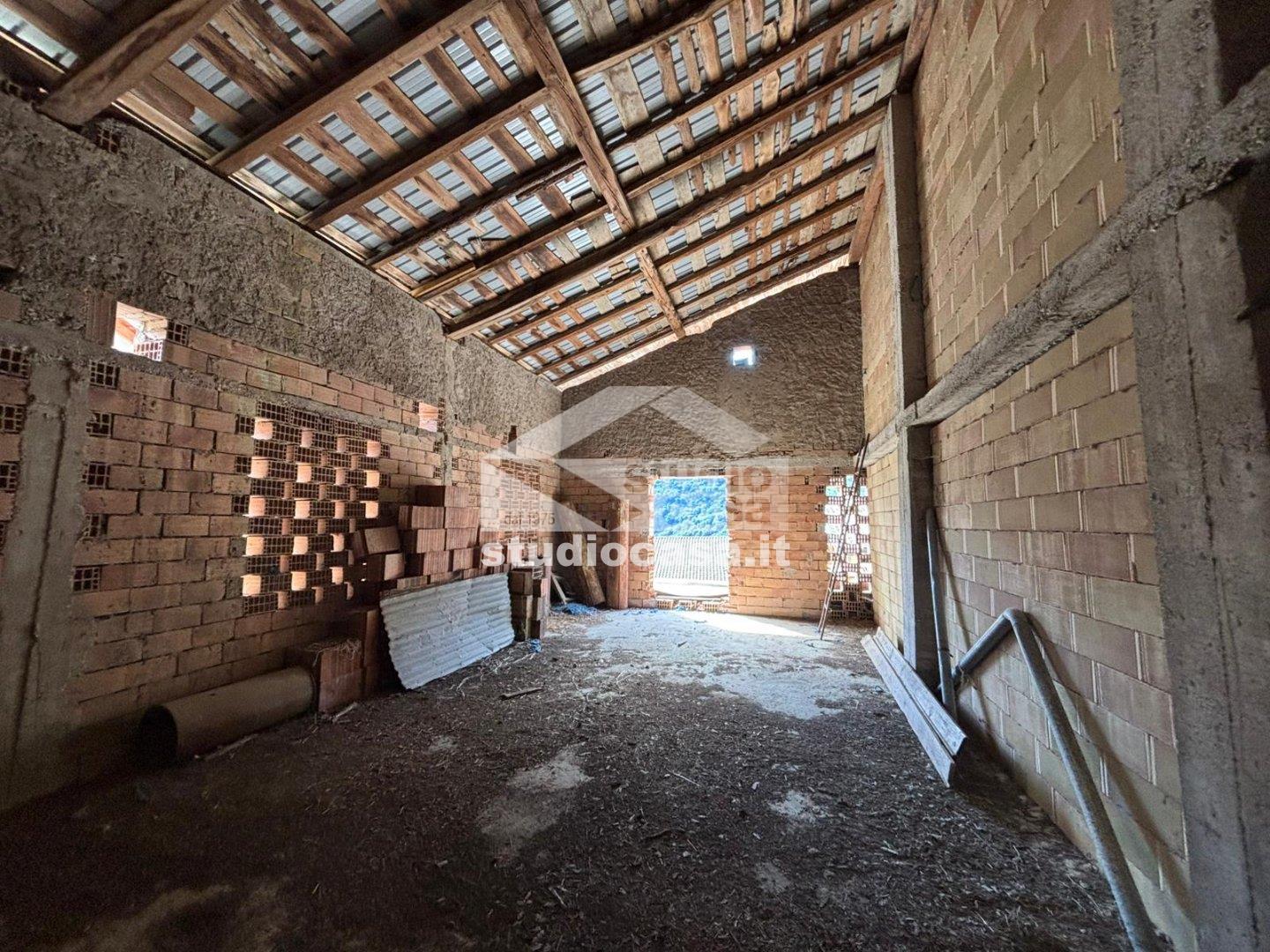 Cantina in vendita a Cimone