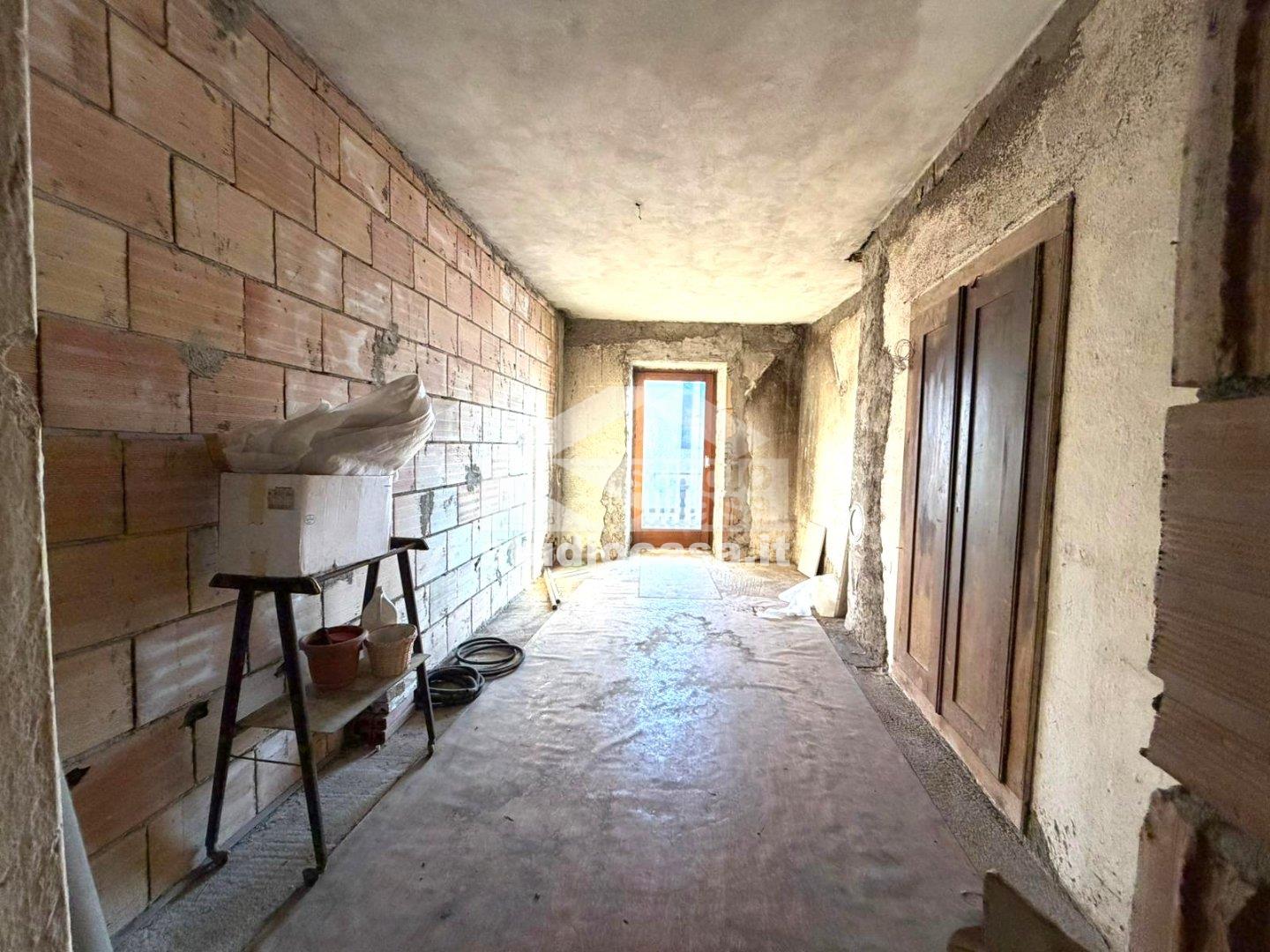 Casa Unifamiliare in vendita a Cimone