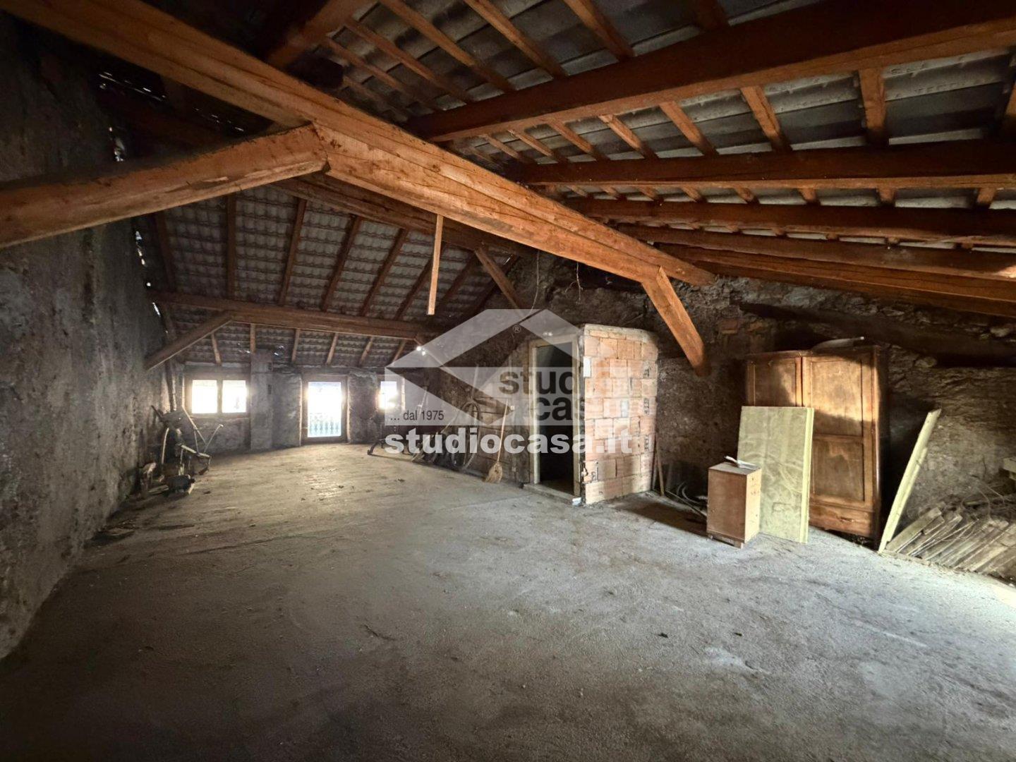 Casa Unifamiliare in vendita a Cimone